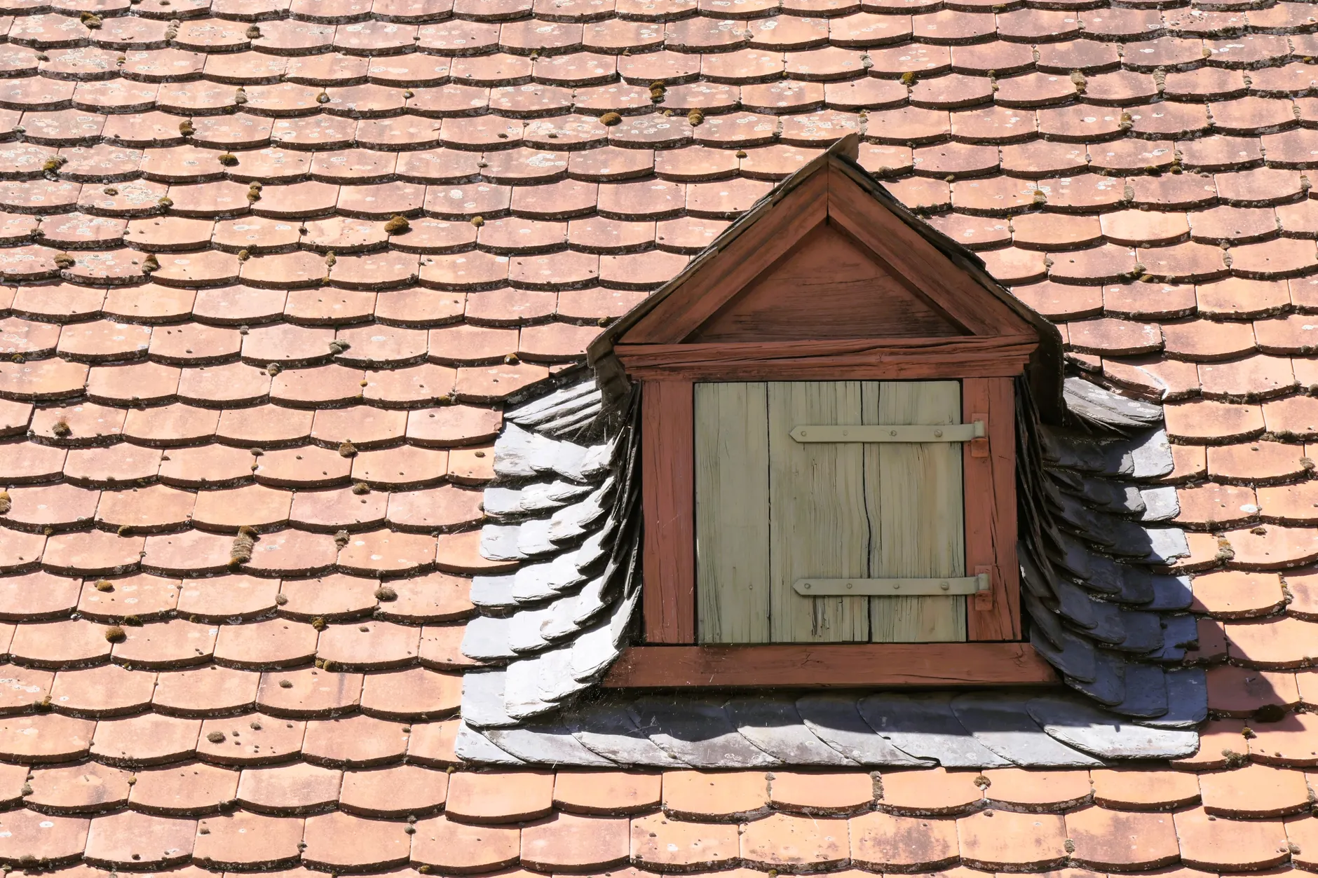 Derby Roofer Quality Repair & Replace crew at work in Derby