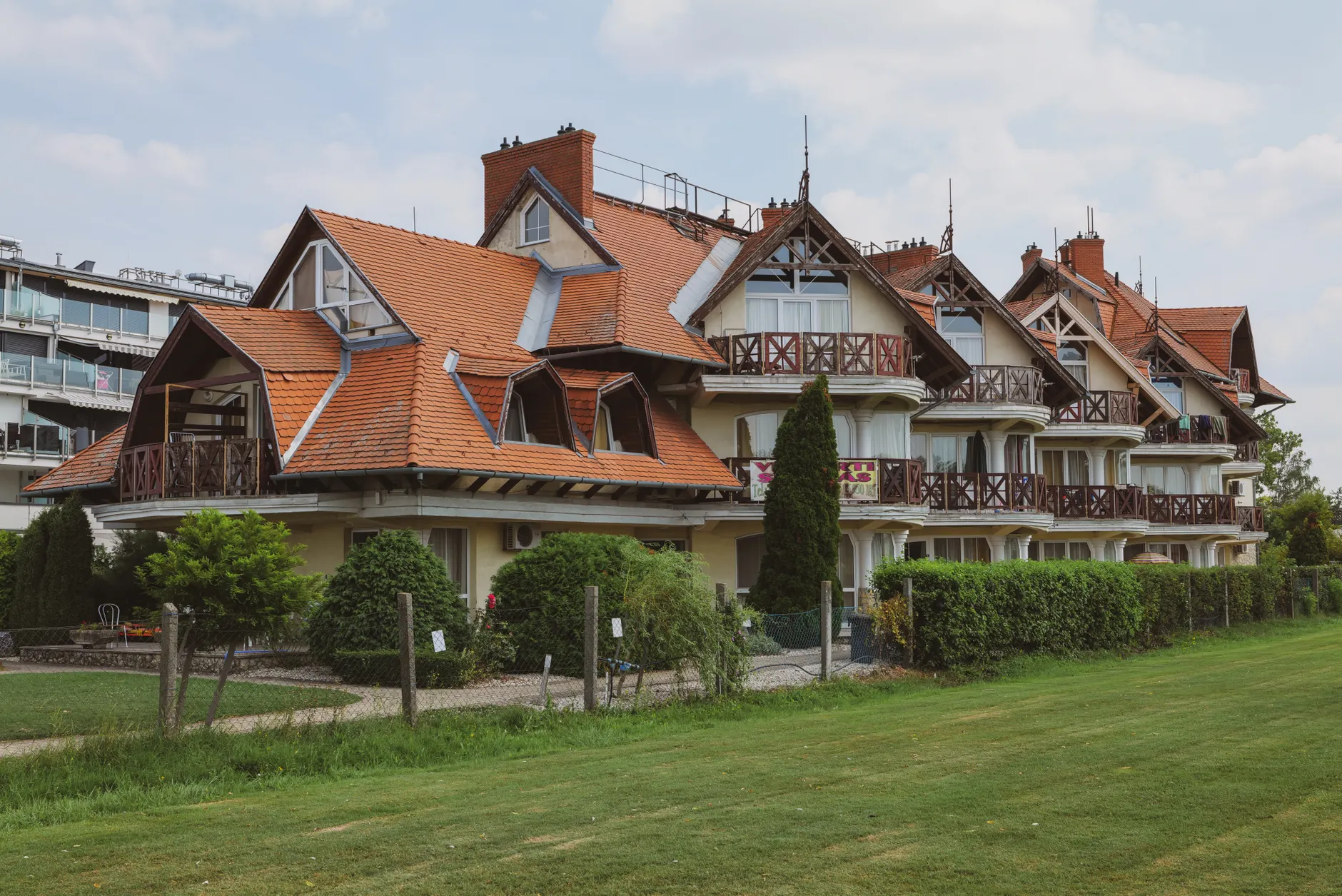 Dry-Verge, Ridge & Felt Failures on Ageing Estate Roofs